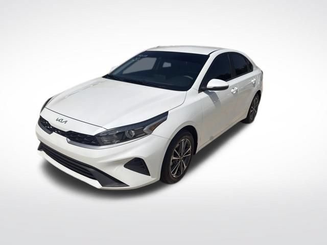 Used 2023 Kia Forte LXS w/ LXS Technology Package FWD image 7