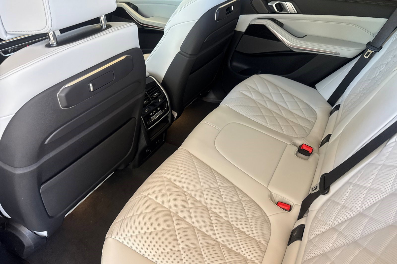 New 2026 BMW X5 xDrive50e w/ Executive Package AWD/4WD image 21