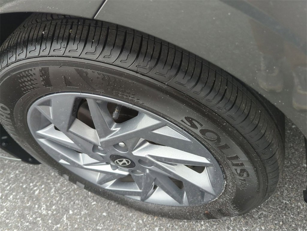 Used 2024 Hyundai Elantra SEL image 16