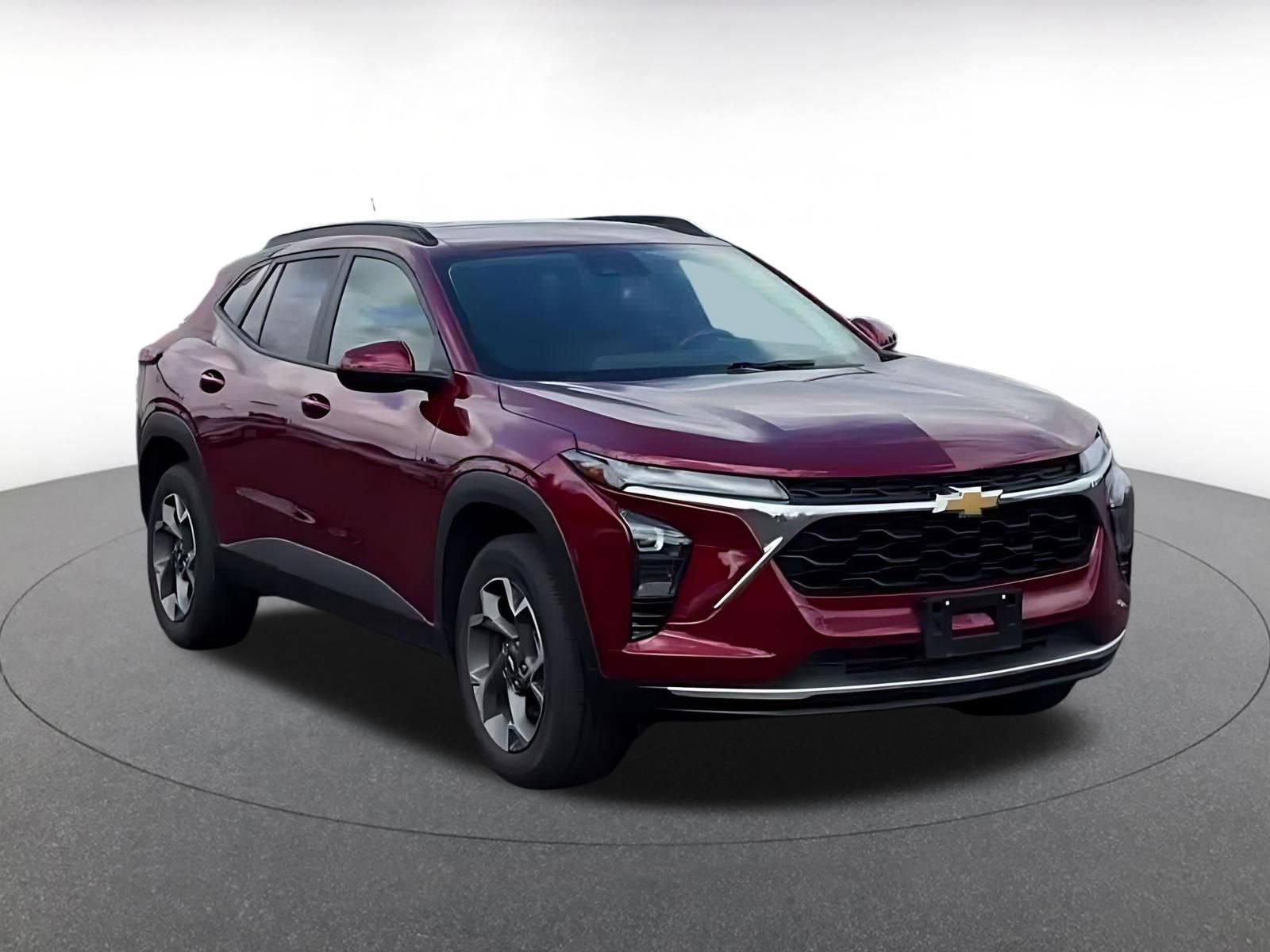 Used 2025 Chevrolet Trax LT FWD image 3