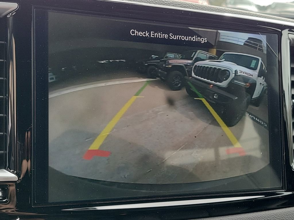 New 2025 Chrysler Voyager LX image 7