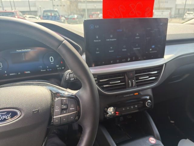 Used 2025 Ford Escape Platinum AWD/4WD image 4