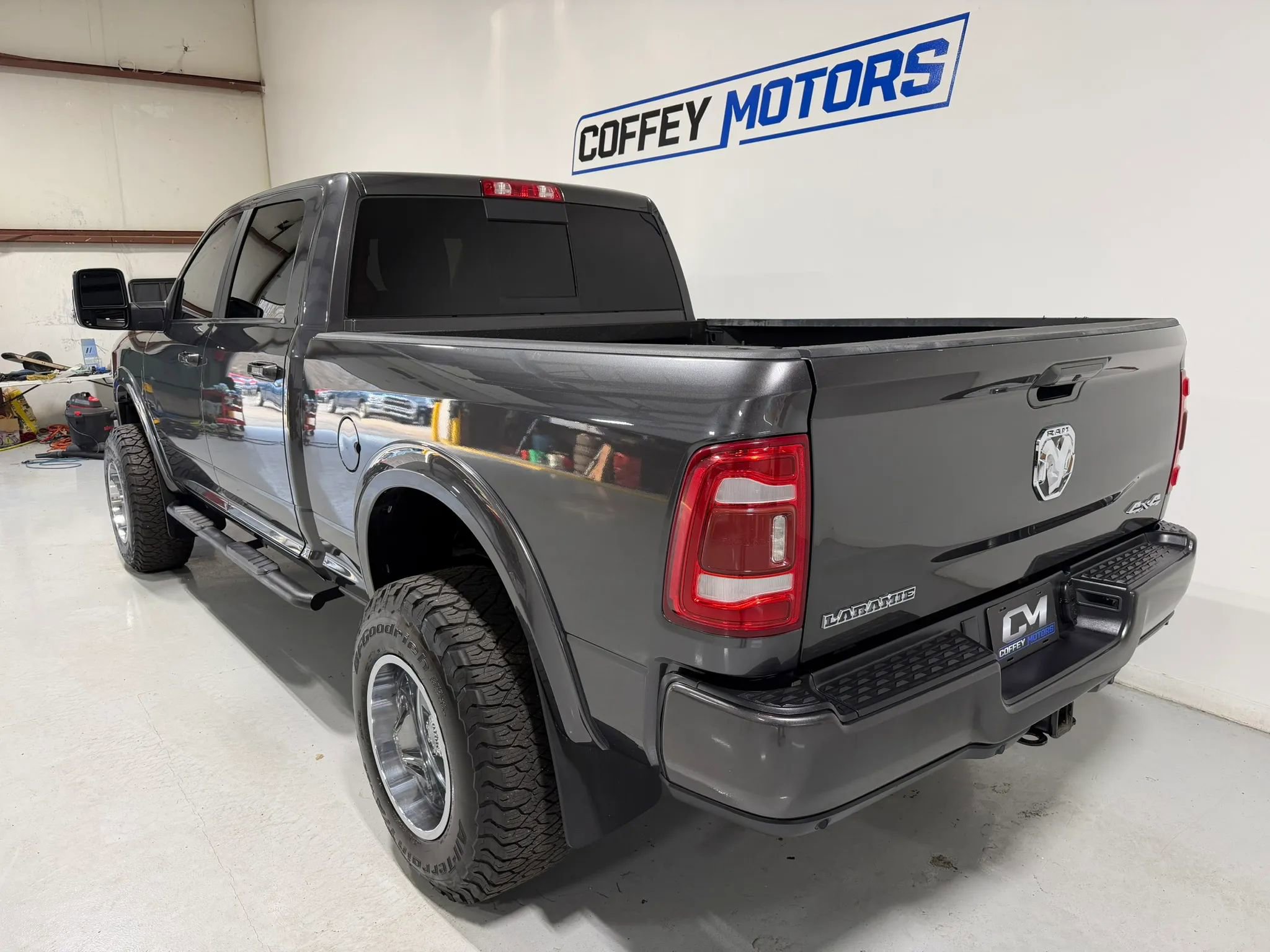 Used 2023 RAM 2500 Laramie AWD/4WD image 4