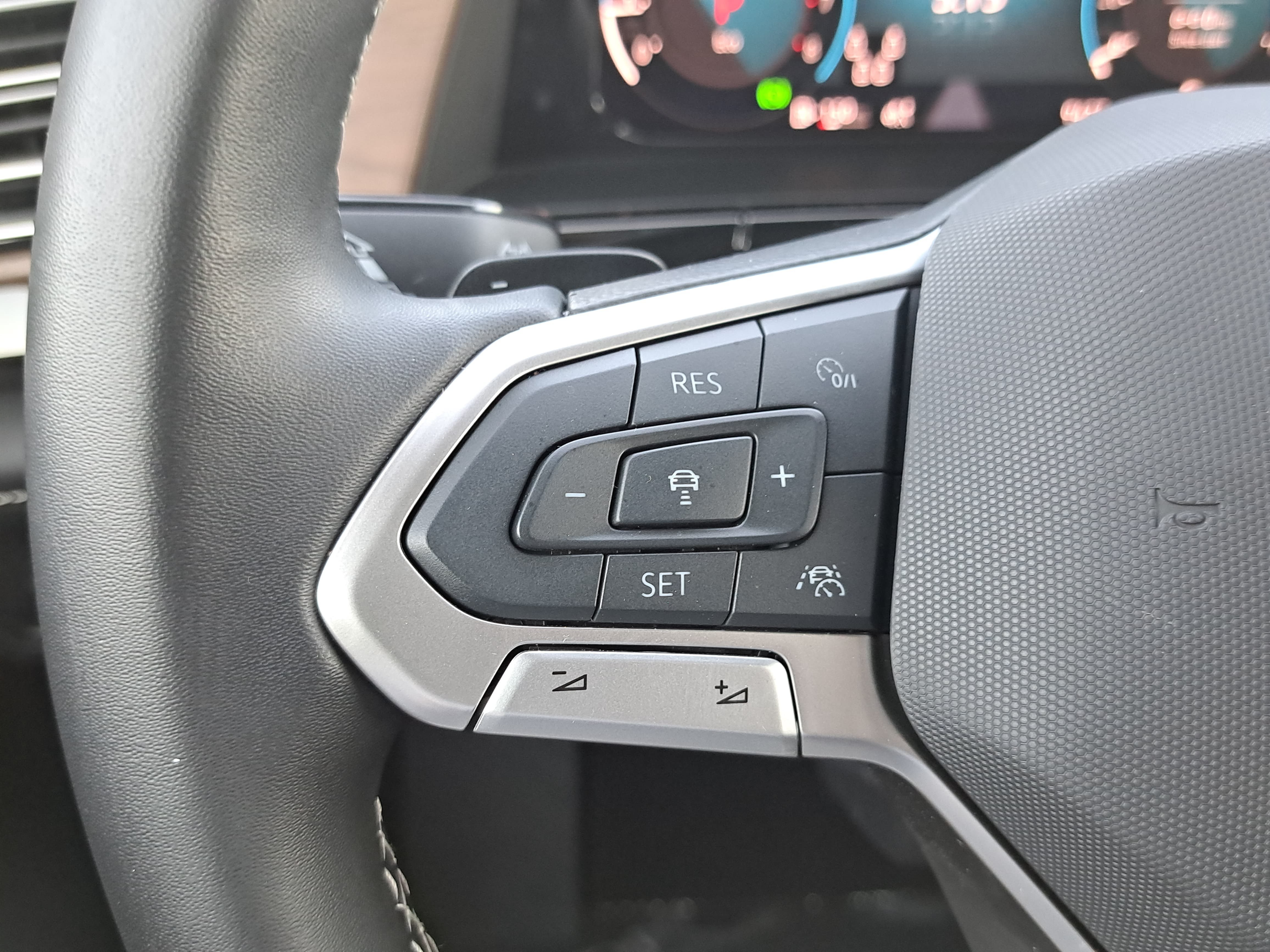Certified 2026 Volkswagen Atlas SE w/ Panoramic Sunroof Package FWD image 19