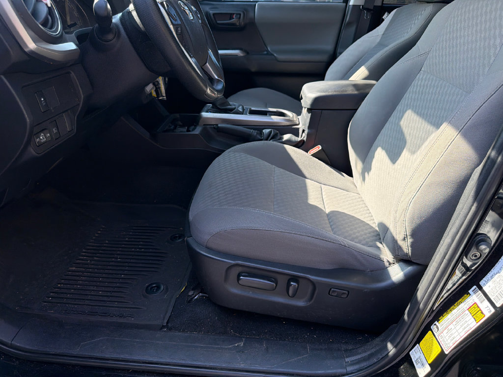 Used 2022 Toyota Tacoma SR5 w/ Technology Package RWD image 11
