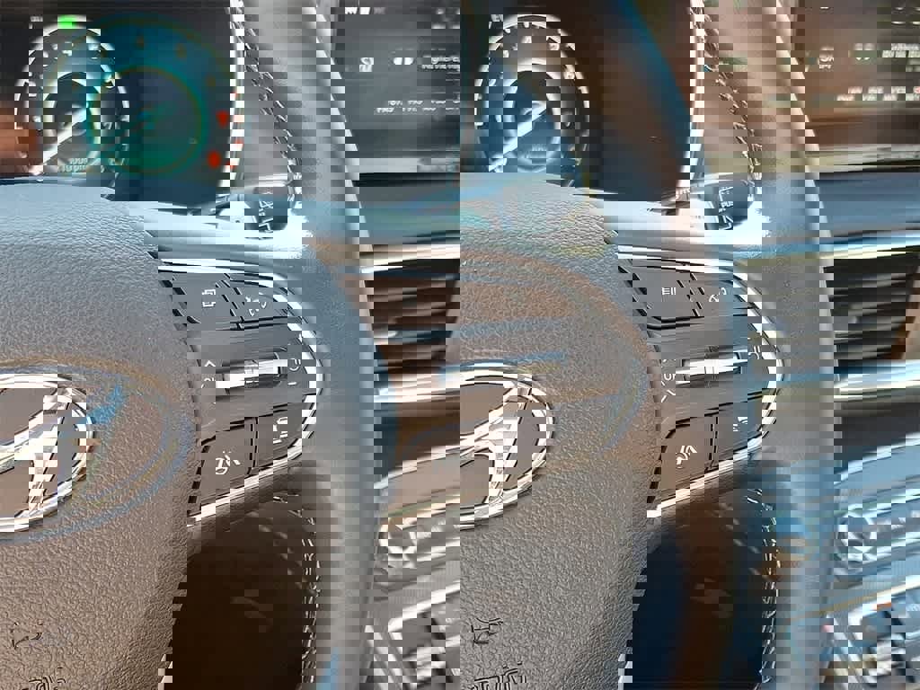 Used 2022 Hyundai Santa Fe Limited w/ Cargo Package image 23