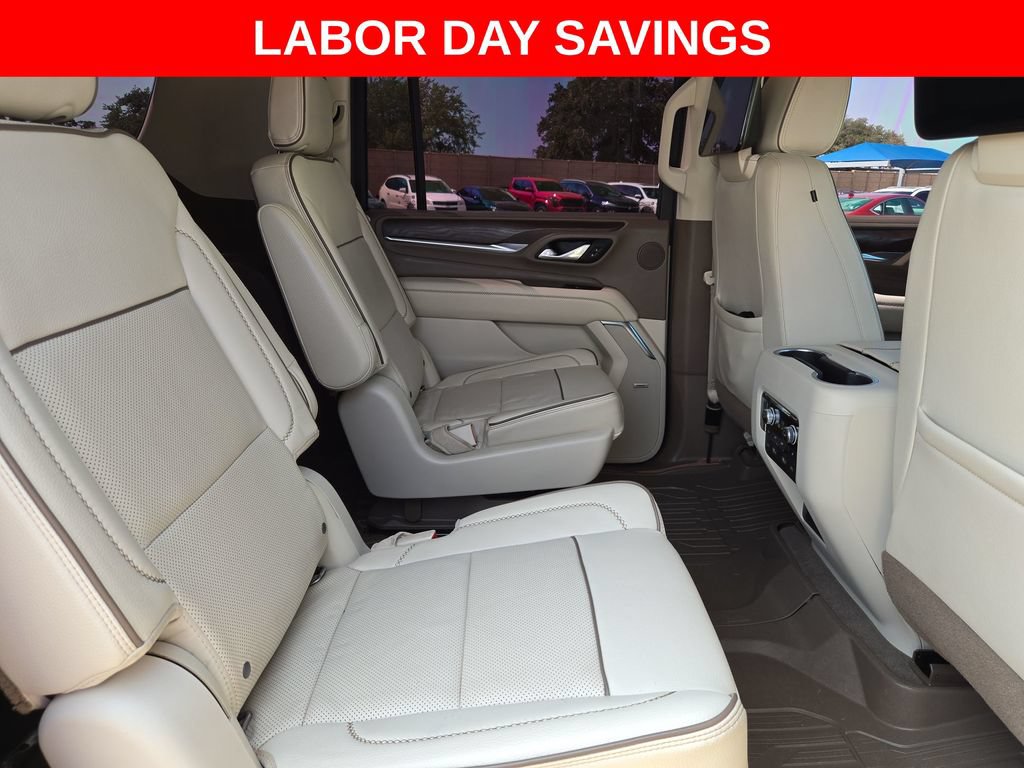 Used 2021 GMC Yukon XL Denali w/ Denali Premium Package AWD/4WD image 27