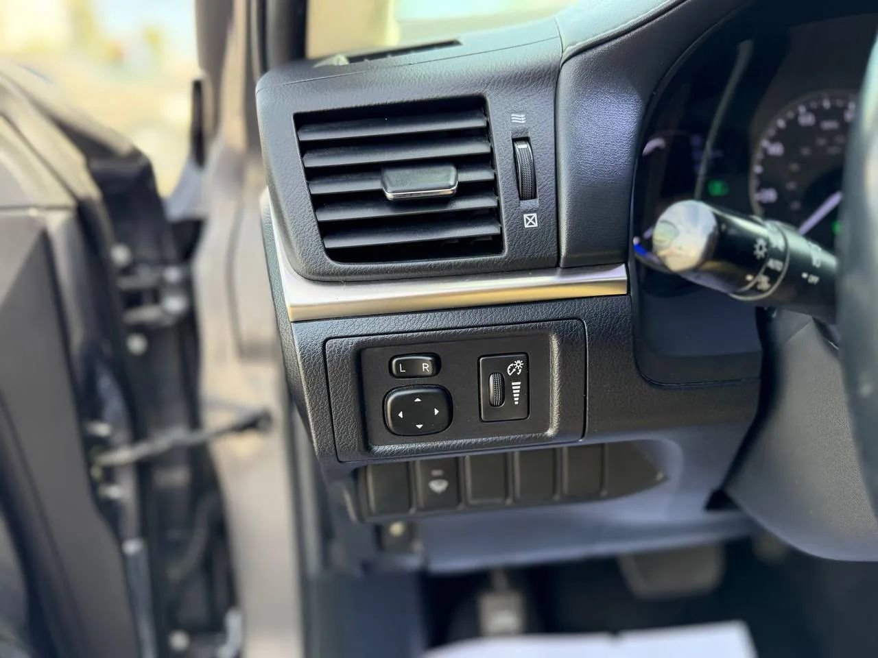 Used 2014 Lexus CT 200h image 38