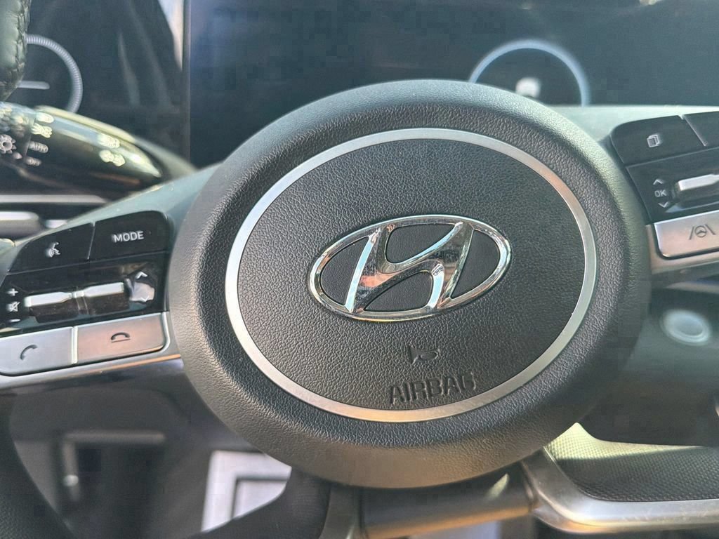Used 2023 Hyundai Elantra Limited FWD image 24