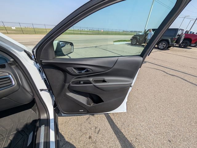 Used 2024 Chevrolet Equinox Premier image 5