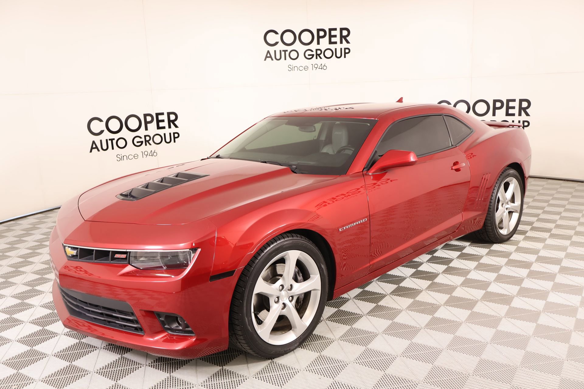 Used 2015 Chevrolet Camaro SS w/ RS Package RWD image 9