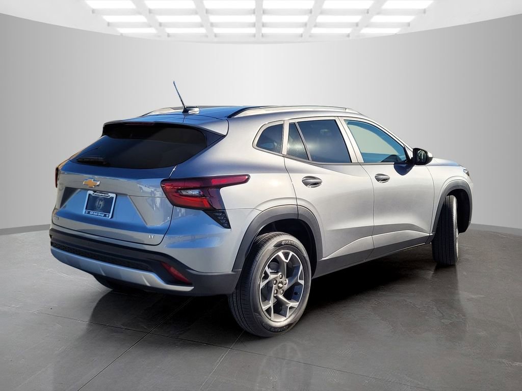 New 2026 Chevrolet Trax LT w/ Driver Confidence Package image 4