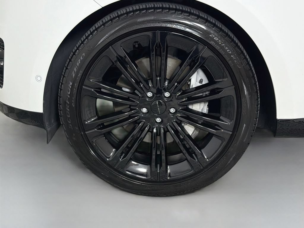 Certified 2024 Land Rover Range Rover Long Wheelbase SE AWD/4WD image 33