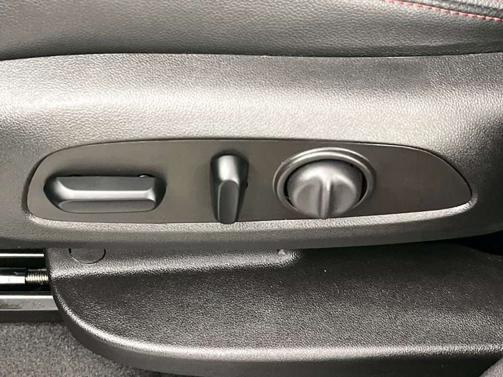 Used 2024 Chevrolet Equinox RS FWD image 12