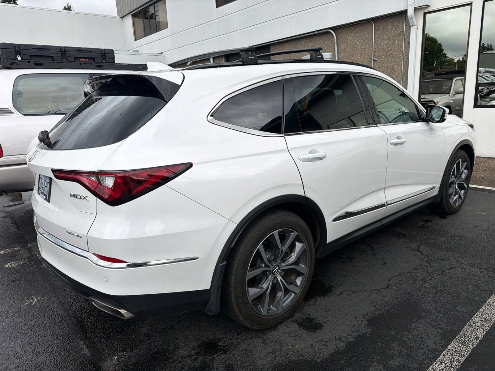 Used 2024 Acura MDX w/ Technology Package AWD/4WD image 4