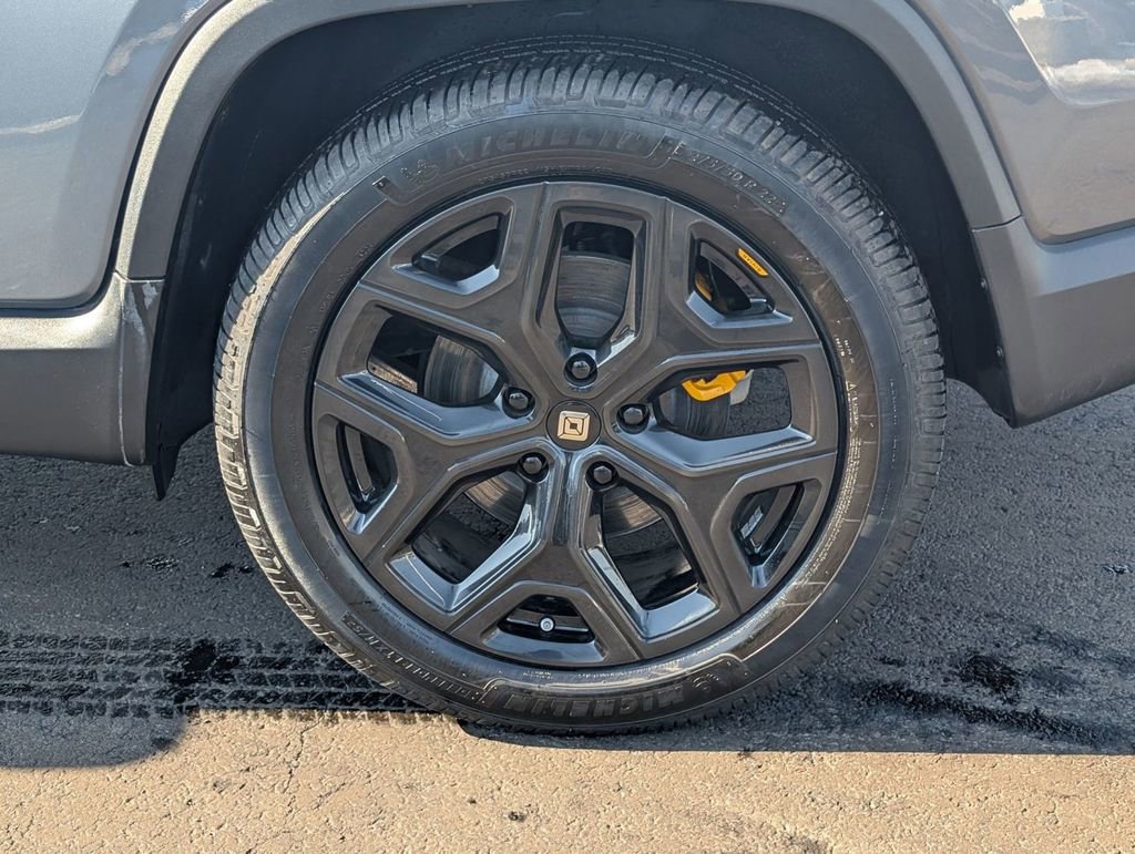 Used 2022 Rivian R1T Adventure image 16