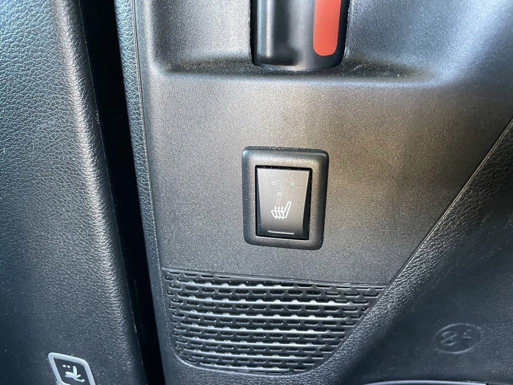 Used 2025 Chrysler Pacifica Limited image 56