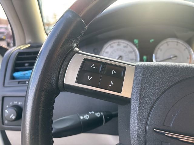 Used 2007 Chrysler 300 C w/ Protection Group II image 23