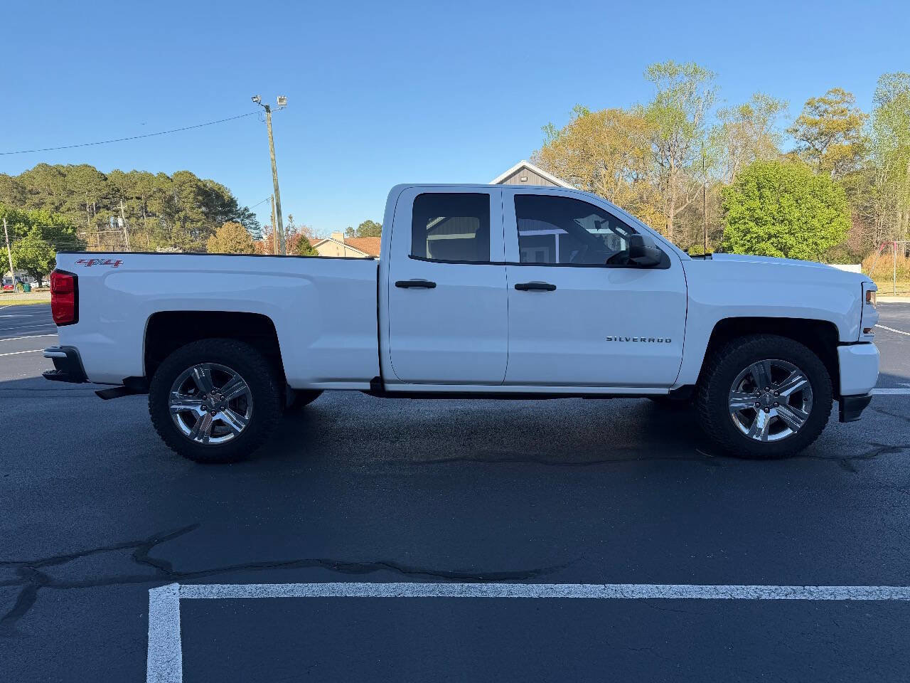 Used 2017 Chevrolet Silverado 1500 Custom w/ Custom Convenience Package image 10