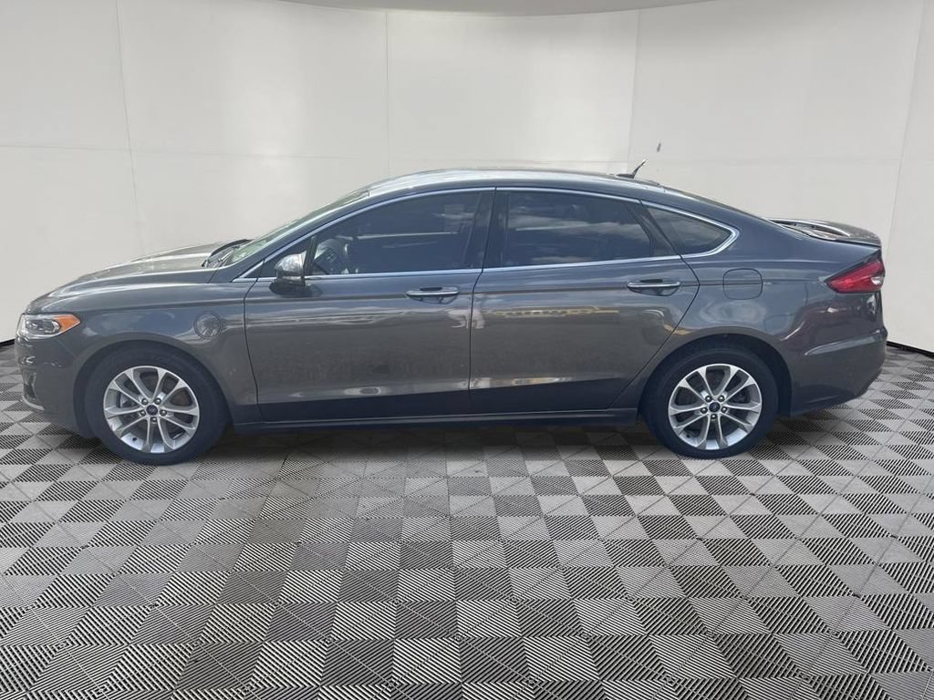 Used 2019 Ford Fusion Energi Titanium FWD image 19