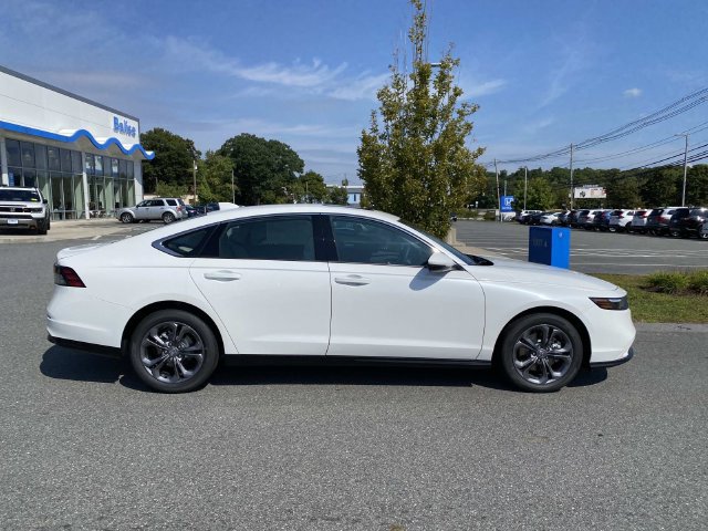 New 2026 Honda Accord EX-L image 2