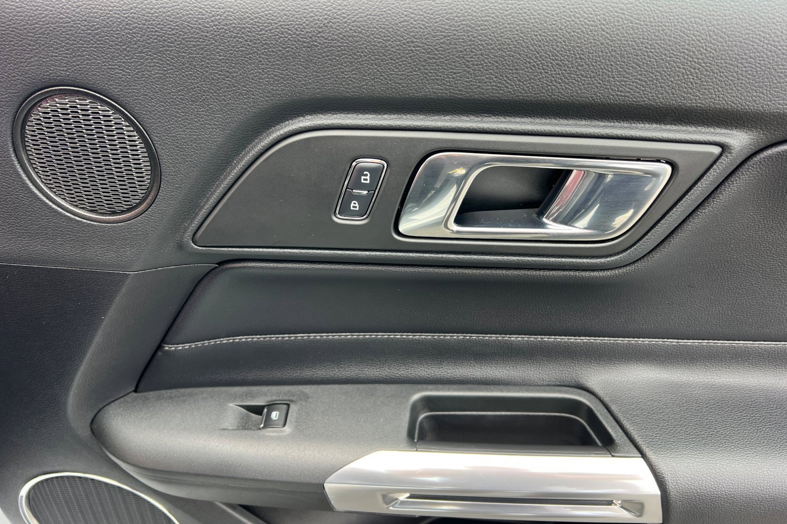 Used 2018 Ford Mustang GT Premium w/ Safe & Smart Package image 21