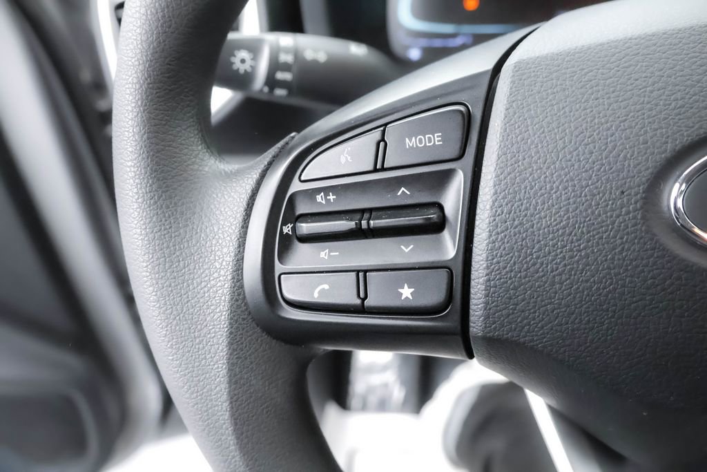 Used 2023 Hyundai Venue SE w/ Cargo Package image 12