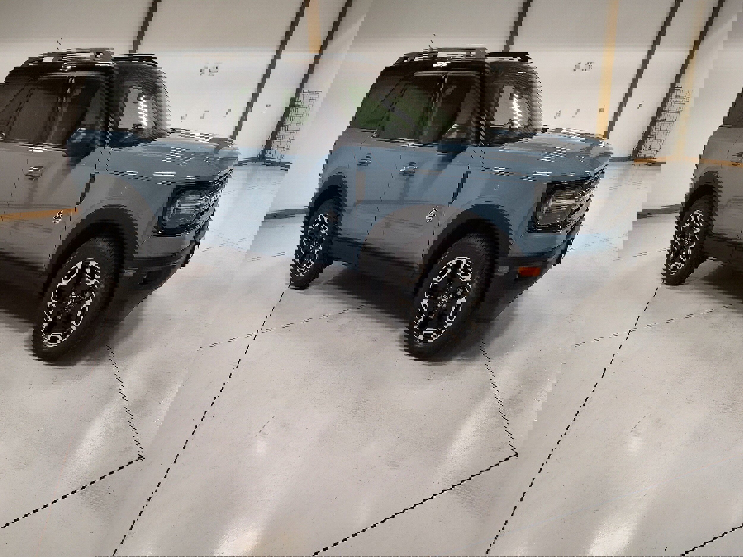 Used 2023 Ford Bronco Sport Outer Banks w/ Tech Package image 2