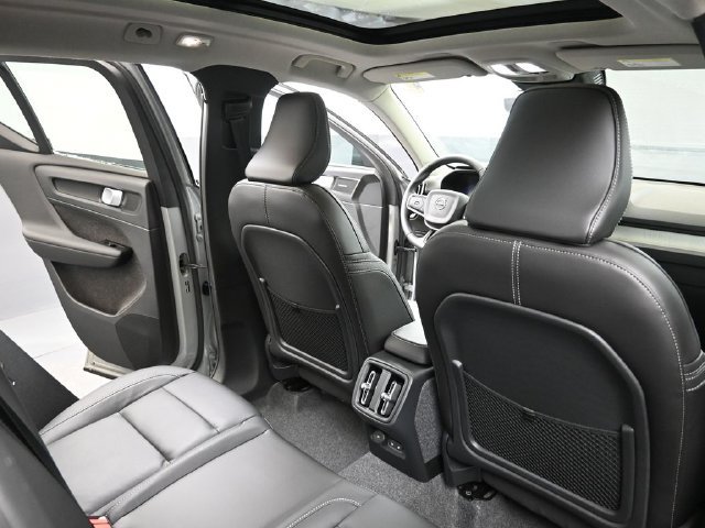 New 2026 Volvo XC40 B5 Ultra w/ Protection Package Premier AWD/4WD image 15