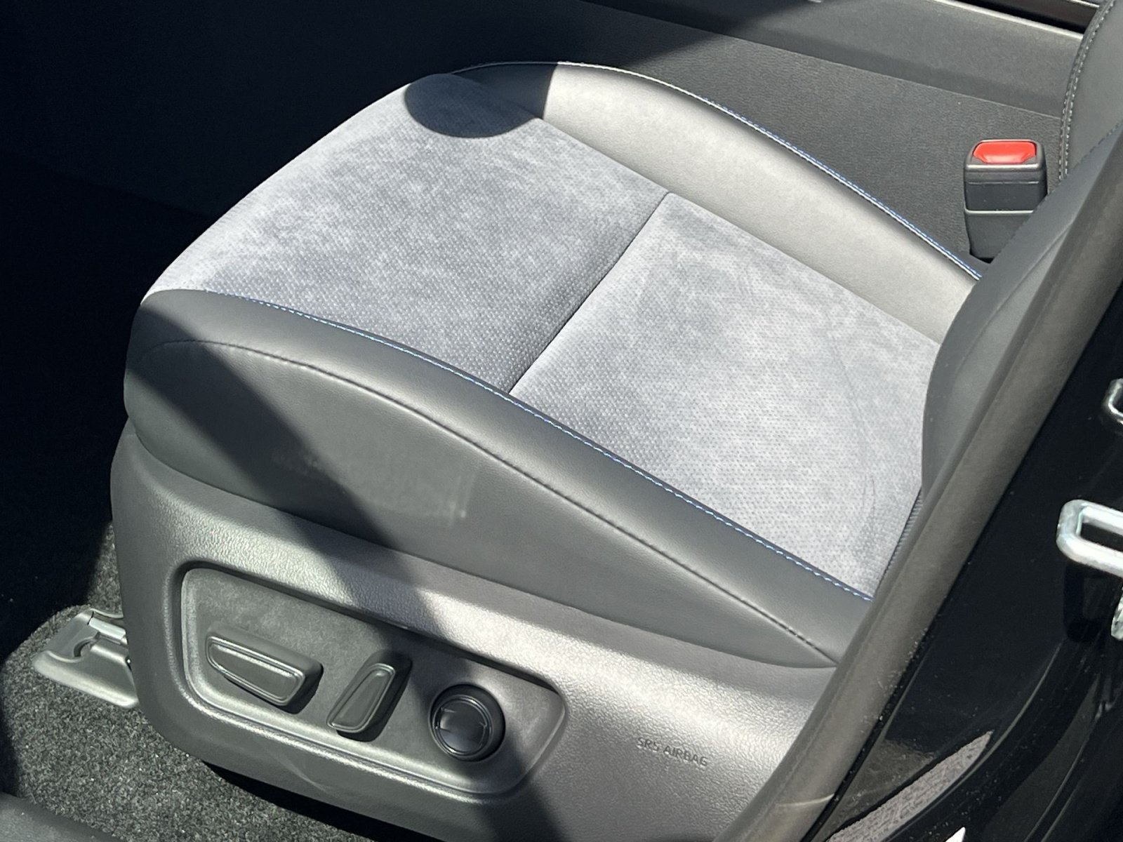 New 2026 Toyota RAV4 XSE AWD/4WD image 8
