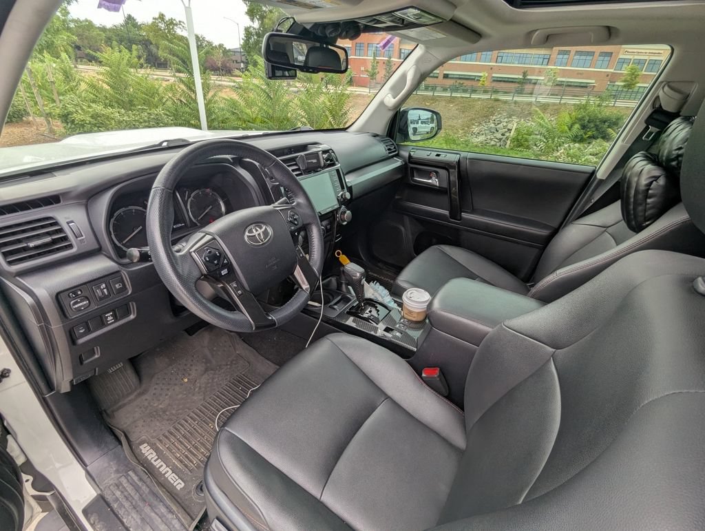 Used 2021 Toyota 4Runner Venture w/ Moonroof Package AWD/4WD image 12