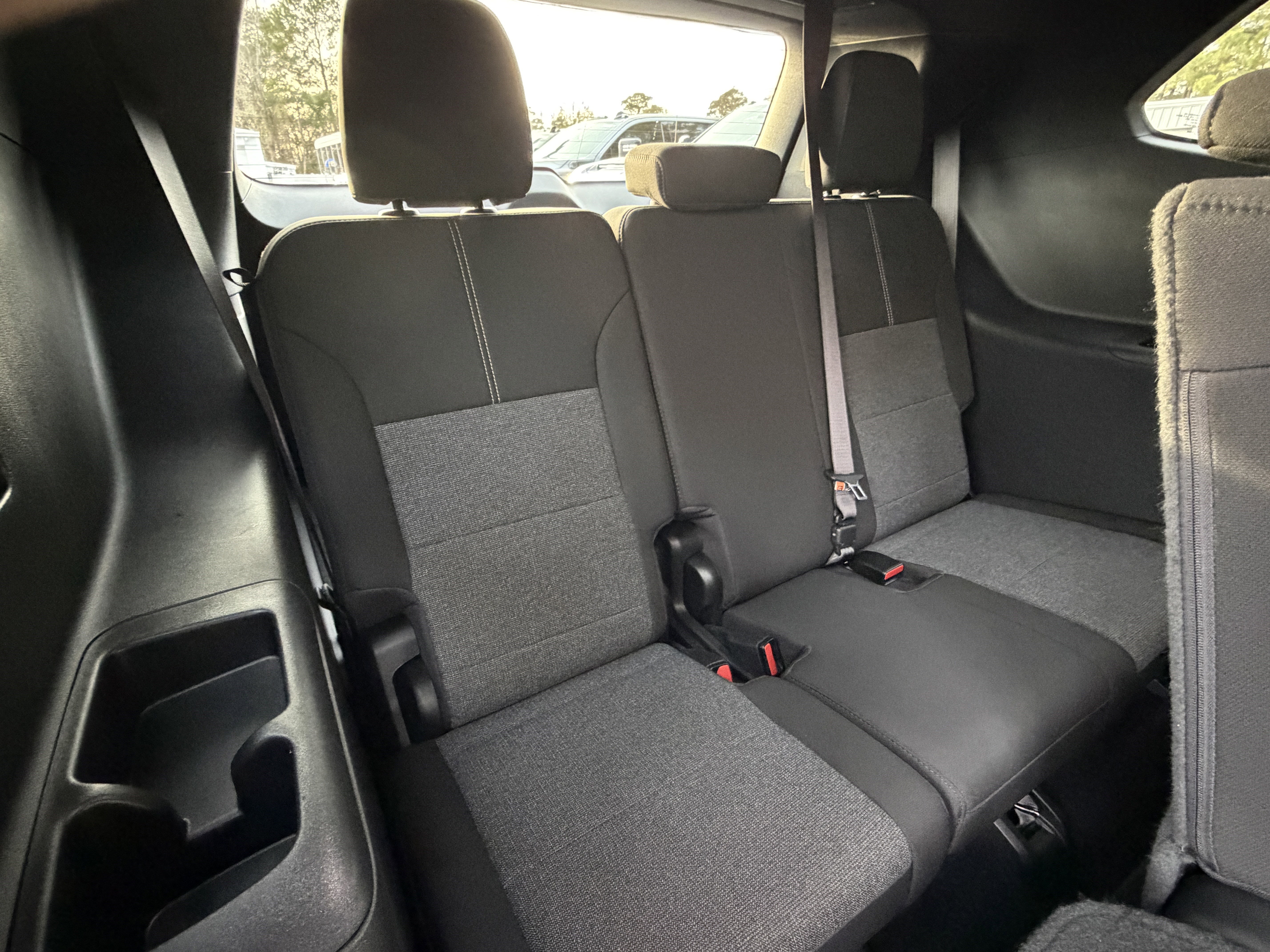 Used 2025 GMC Acadia Elevation image 18