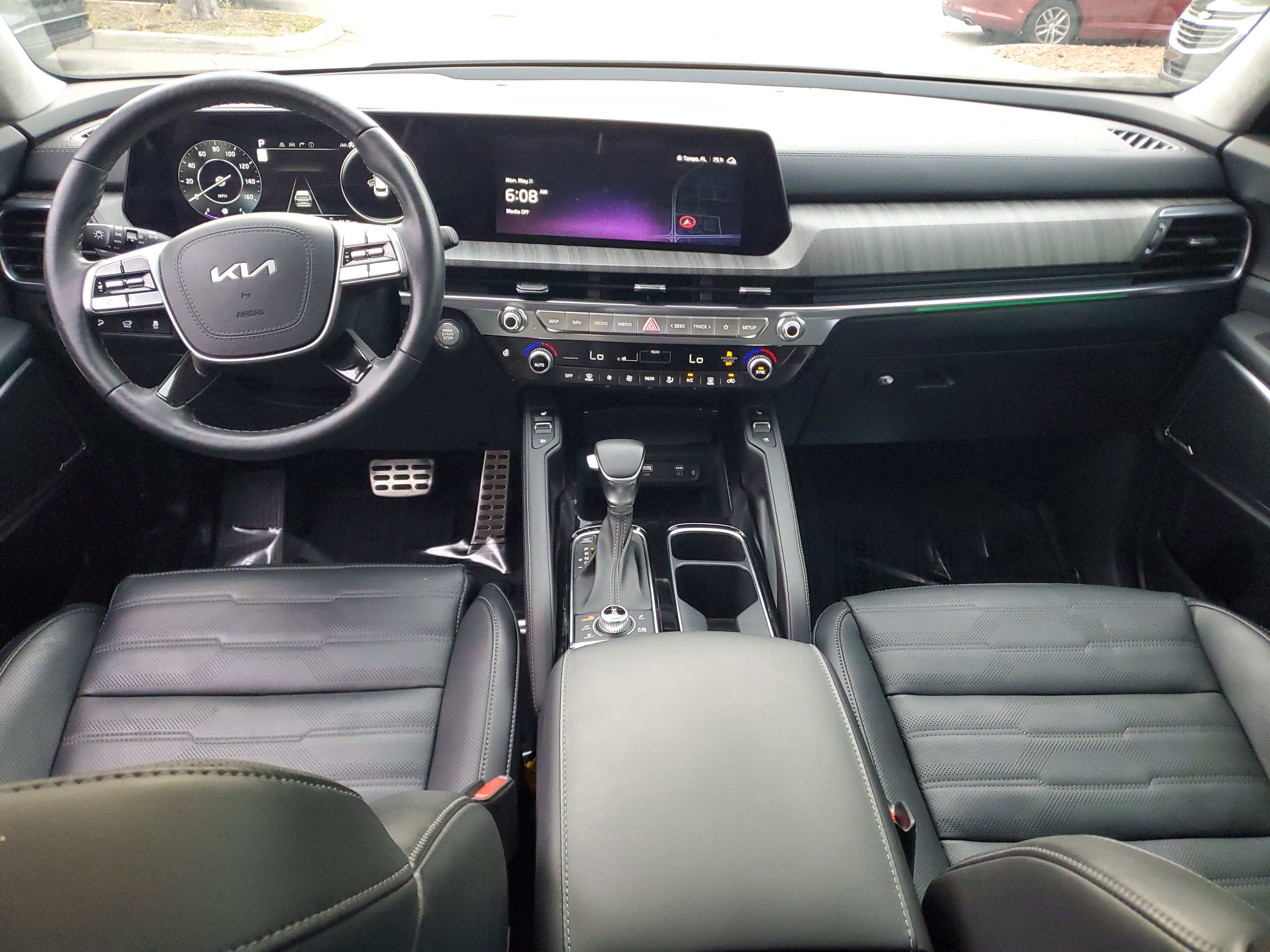 Used 2024 Kia Telluride SX Prestige w/ Towing Package AWD/4WD image 11