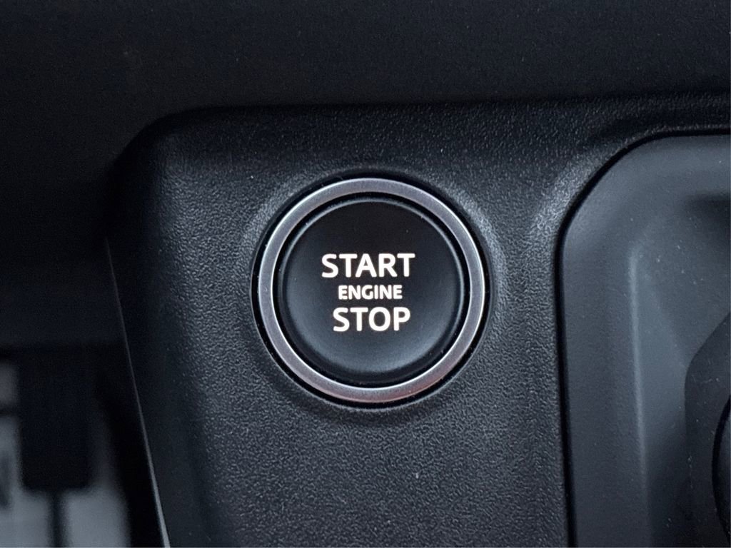 Used 2023 Land Rover Defender 90 S image 29