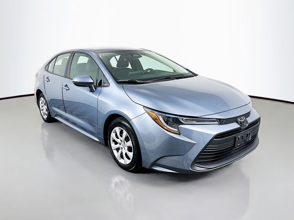 Used 2024 Toyota Corolla LE image 3