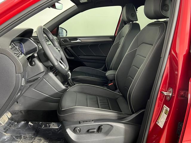 Used 2024 Volkswagen Tiguan SEL R-Line image 11