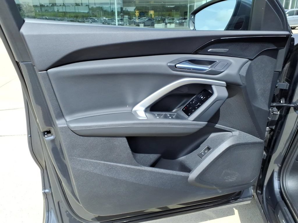 Used 2025 Audi Q5 Premium w/ Premium Plus AWD/4WD image 28
