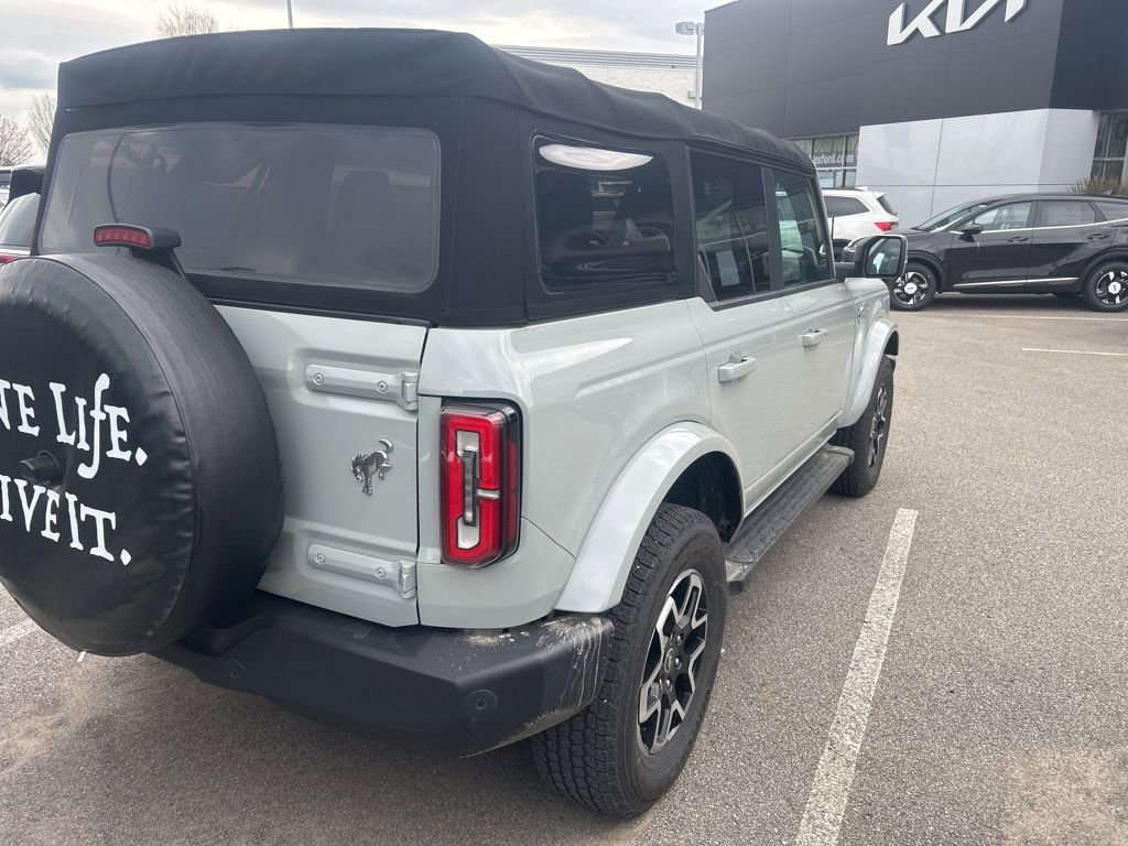 Used 2023 Ford Bronco Outer Banks image 4