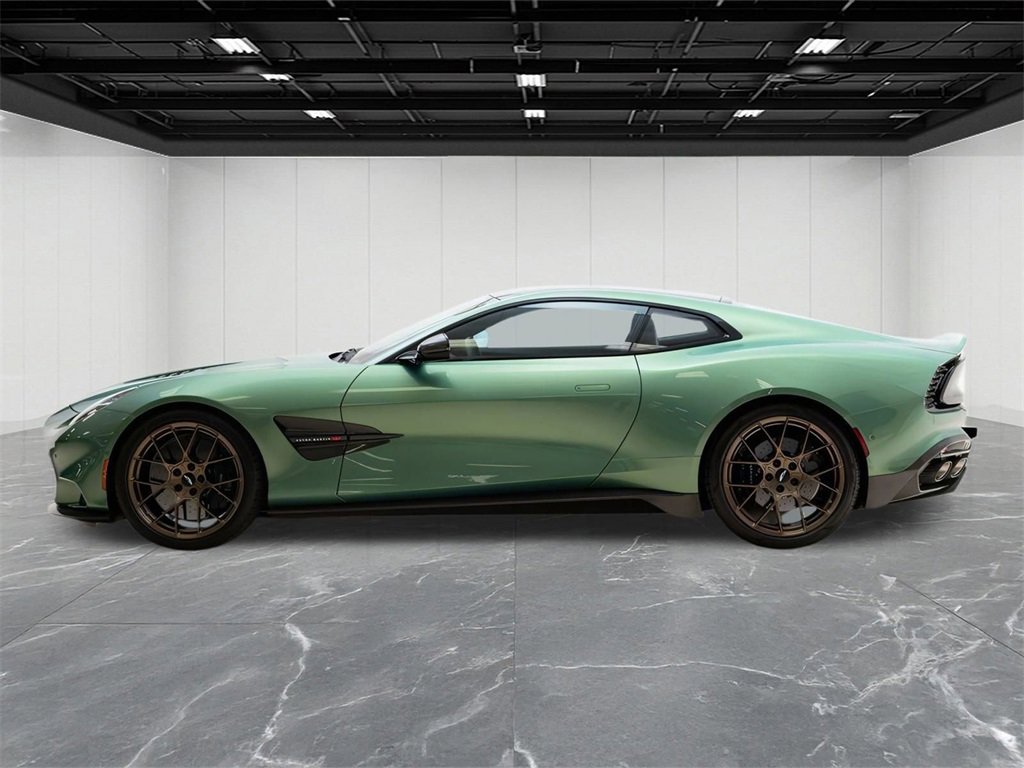 Used 2025 Aston Martin Vanquish image 3