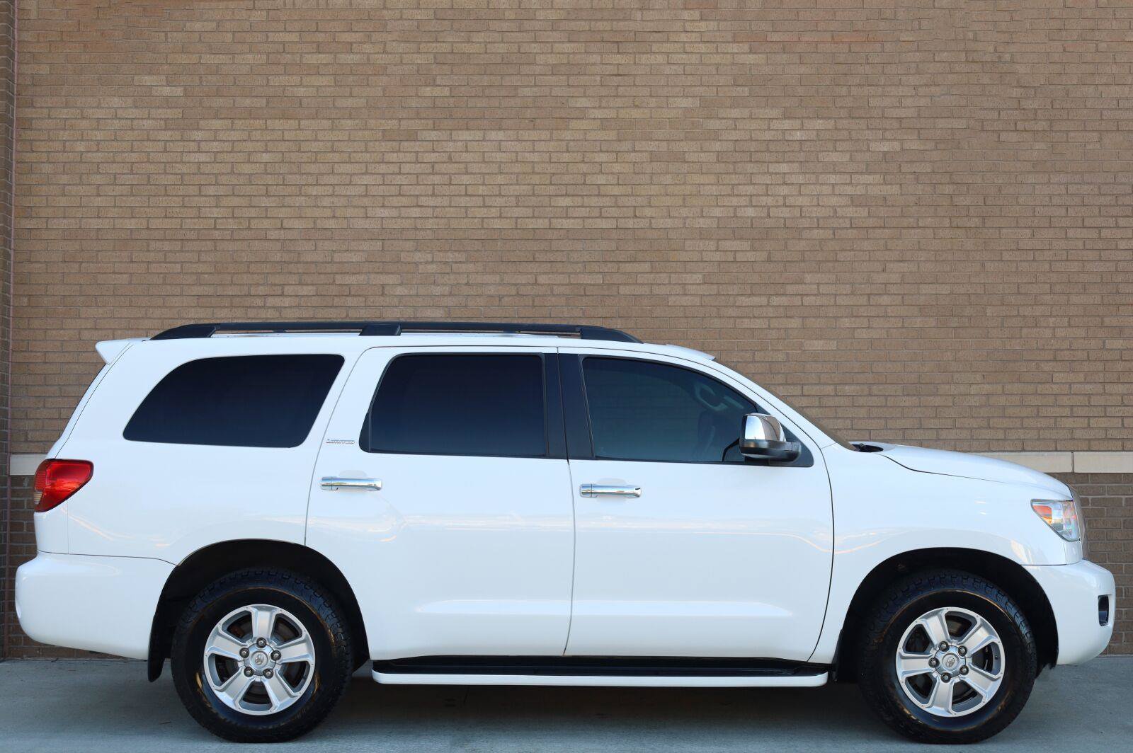 Used 2008 Toyota Sequoia Limited AWD/4WD image 3