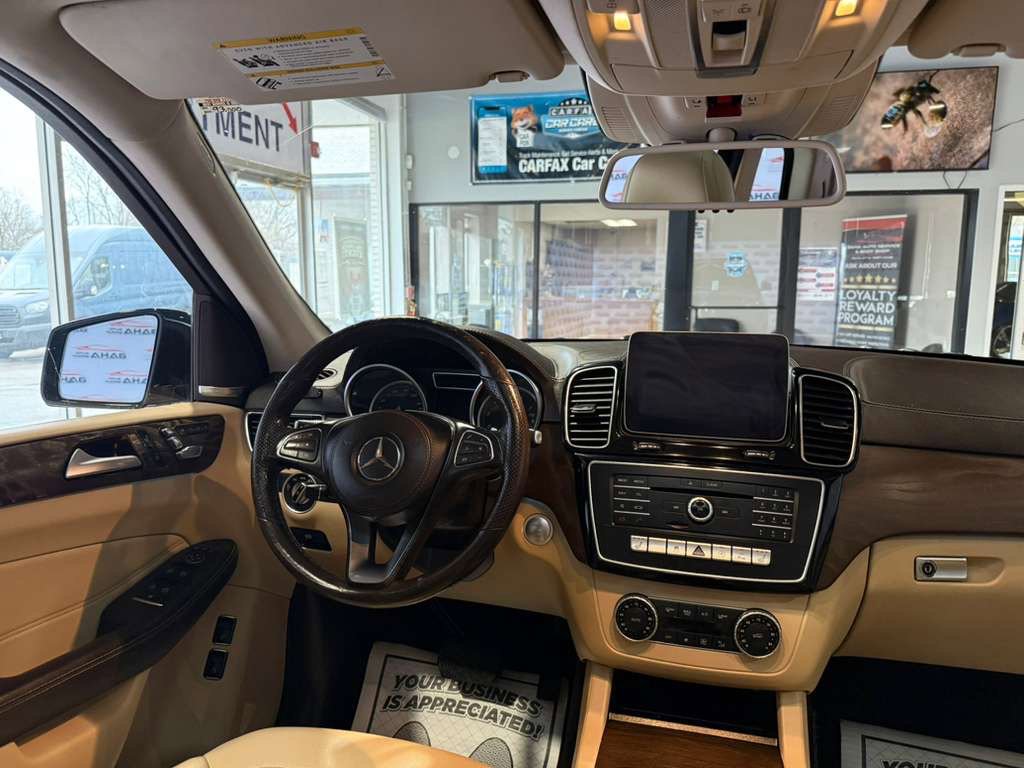 Used 2019 Mercedes-Benz GLS 450 4MATIC image 27