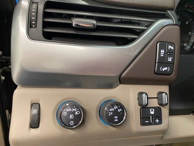 Used 2015 Chevrolet Tahoe LTZ AWD/4WD image 33