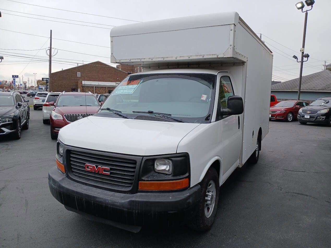 Used 2011 GMC Savana 3500 image 9