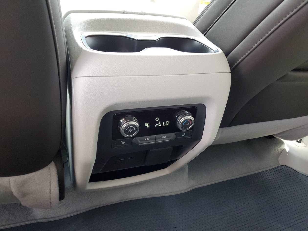 New 2026 GMC Acadia Denali w/ Super Cruise Package FWD image 16
