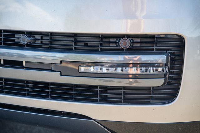 Used 2023 Land Rover Range Rover SE image 16