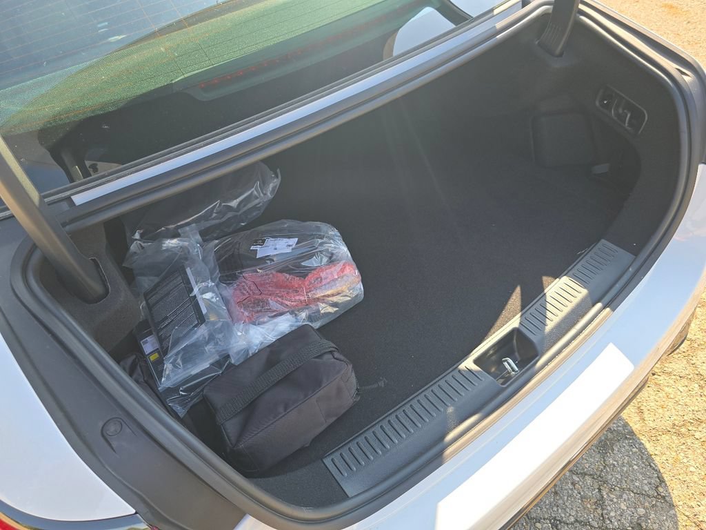 New 2026 Mercedes-Benz E 53 AMG e 4MATIC Sedan image 19