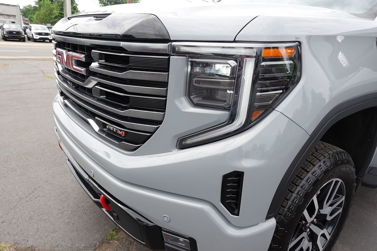 Used 2025 GMC Sierra 1500 AT4 w/ Technology Package AWD/4WD image 75