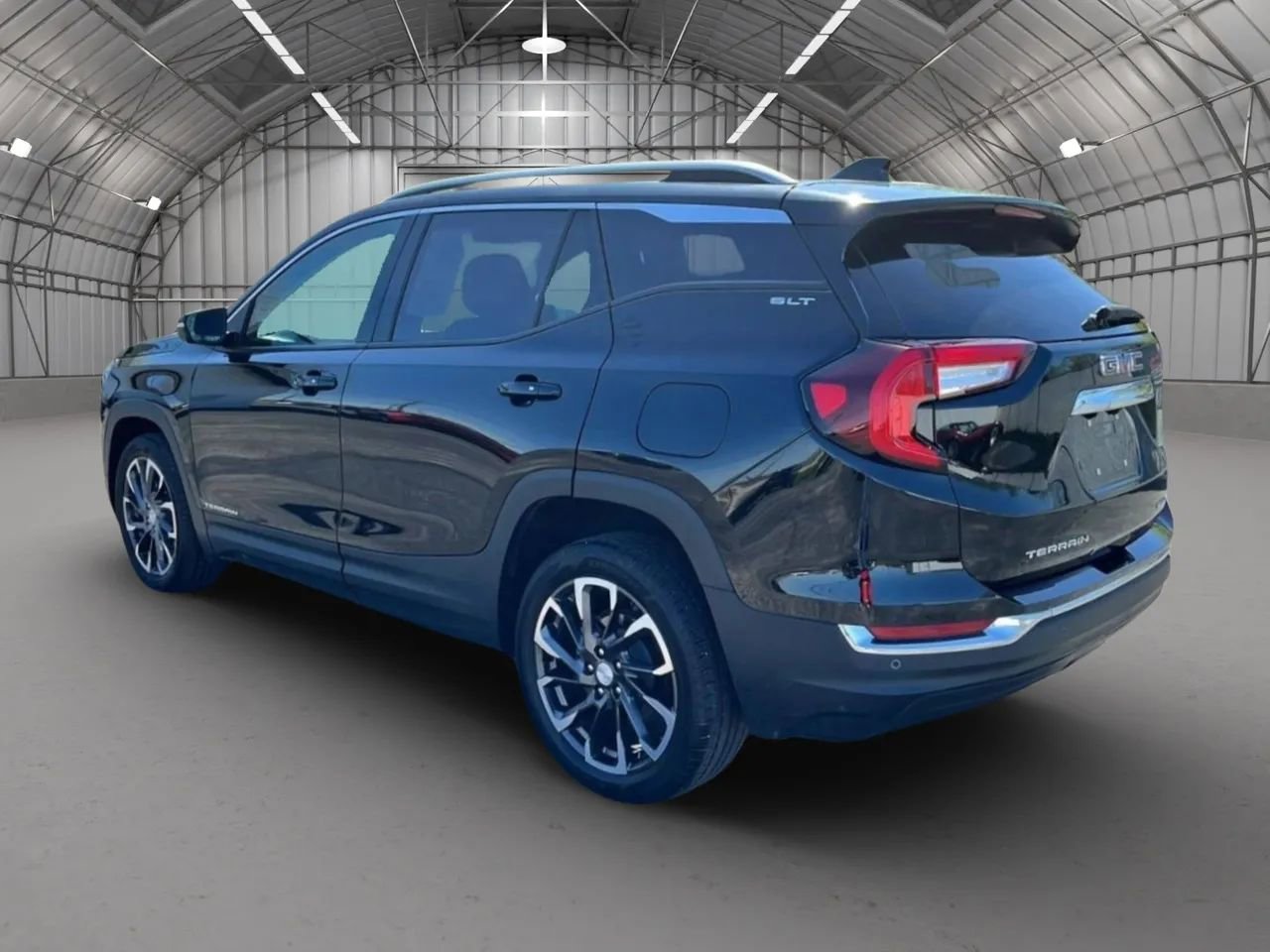 Used 2022 GMC Terrain SLT w/ Tech Package image 5