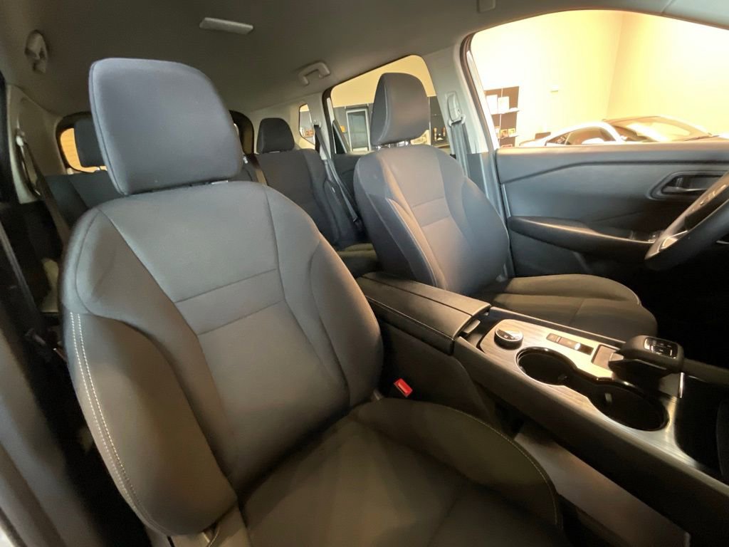 Used 2024 Nissan Rogue S image 19