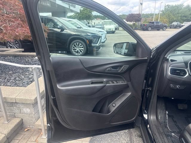 Used 2024 Chevrolet Equinox LT AWD/4WD image 9